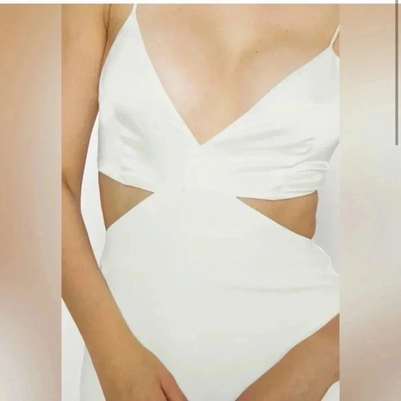 Abercrombie & Fitch Mixed Fabric Cutout Midi Dress - Picture 10 of 12